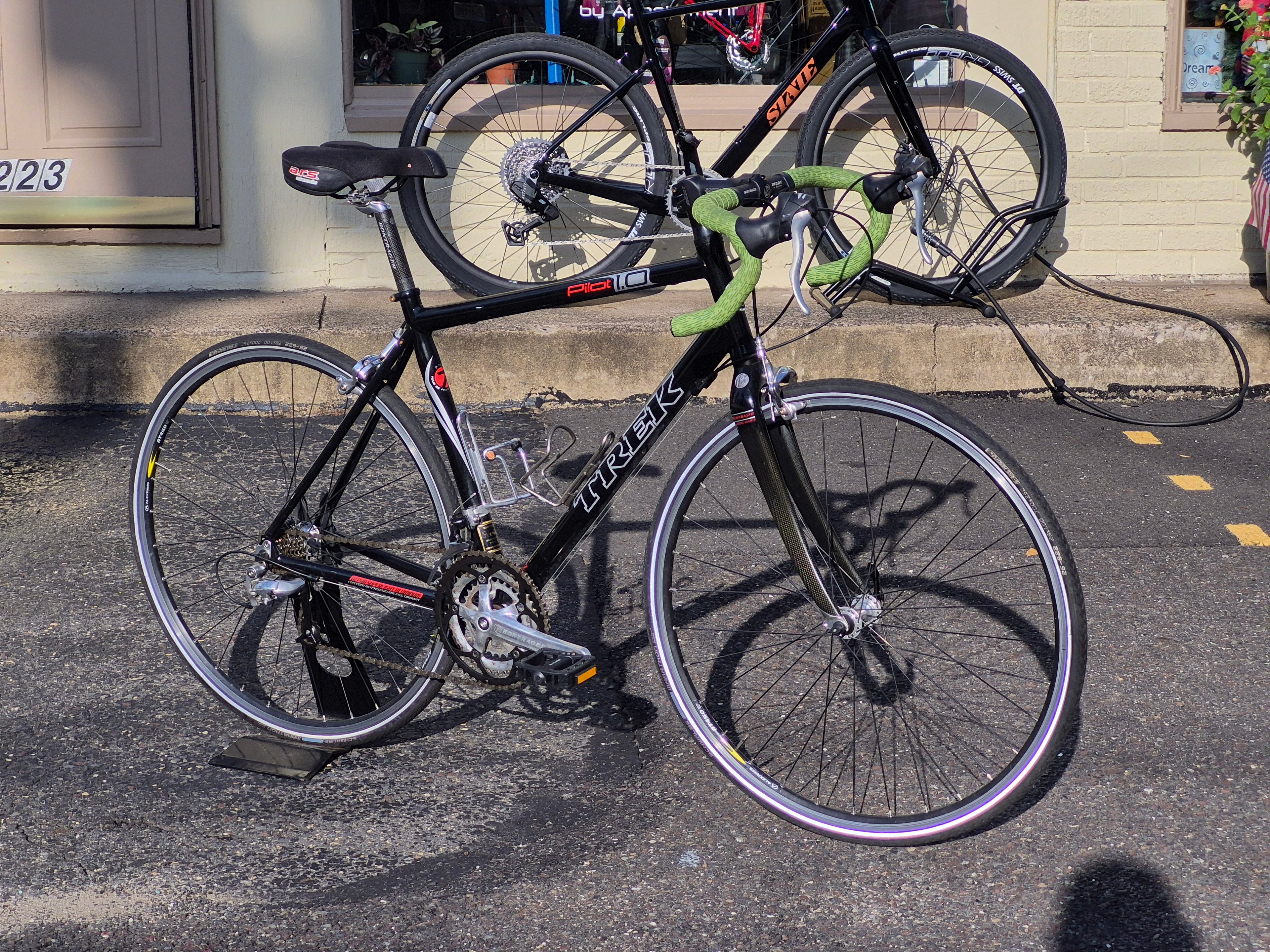 Used Trek Pilot 1.0 road bike 52 54cm