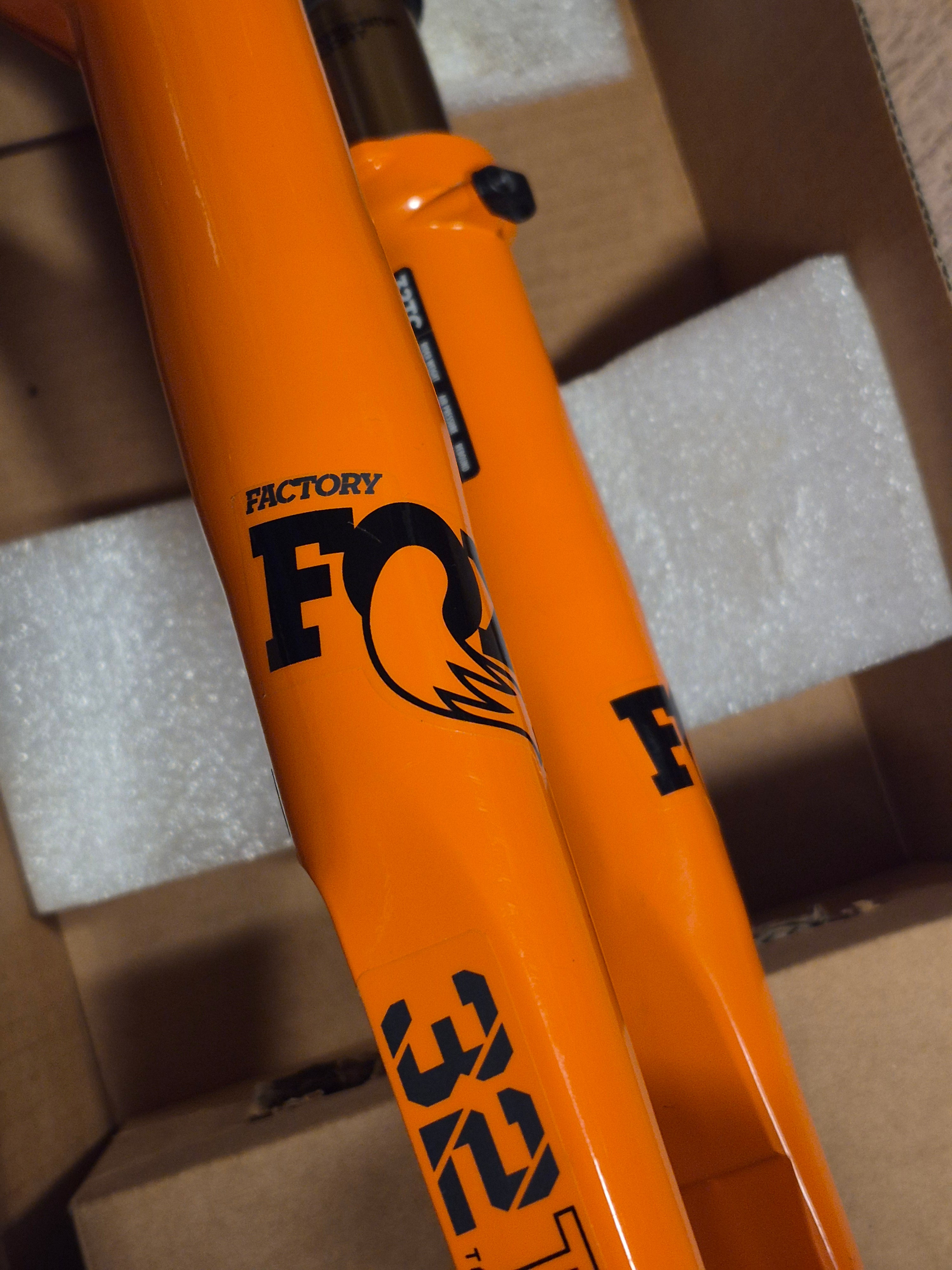 Fox 32 Factory TC Suspension Fork Shiny Orange 45mm Offset Kabolt  (700c) 40mm