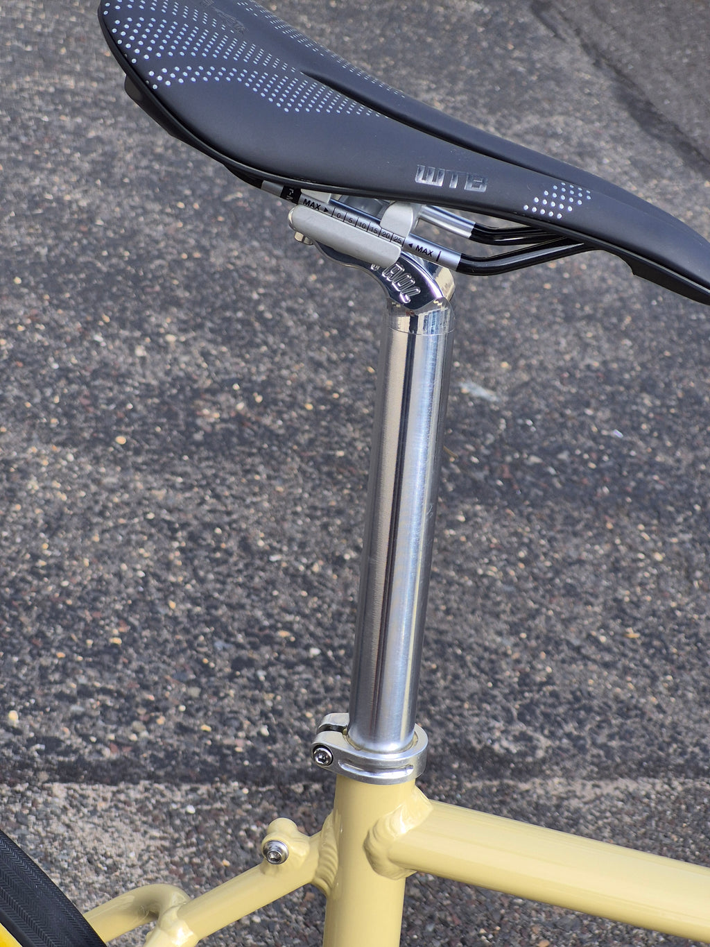 New Velo Orange Chessie gravel bike Large polished package