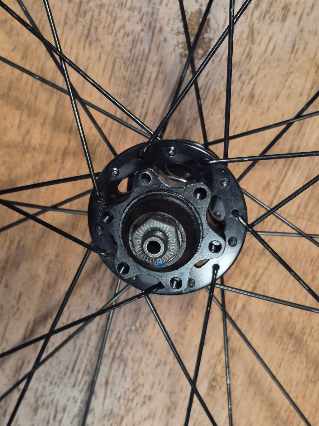 Bontrager Mustang TLR disc wheelset qr