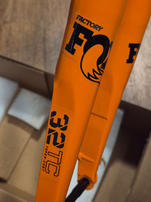 Fox 32 Factory TC Suspension Fork Shiny Orange 45mm Offset Kabolt  (700c) 40mm